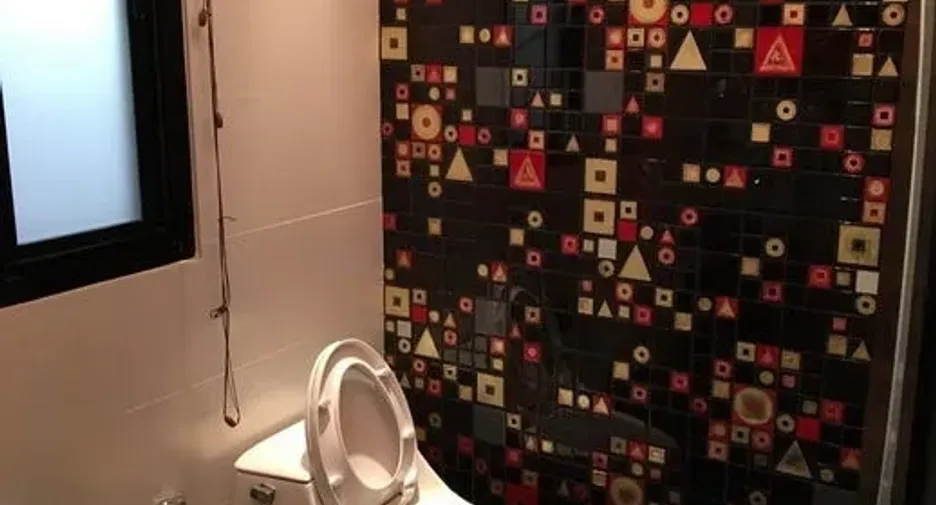Haus zur Miete mit 6 Zimmer in Khlong Toei, Bangkok