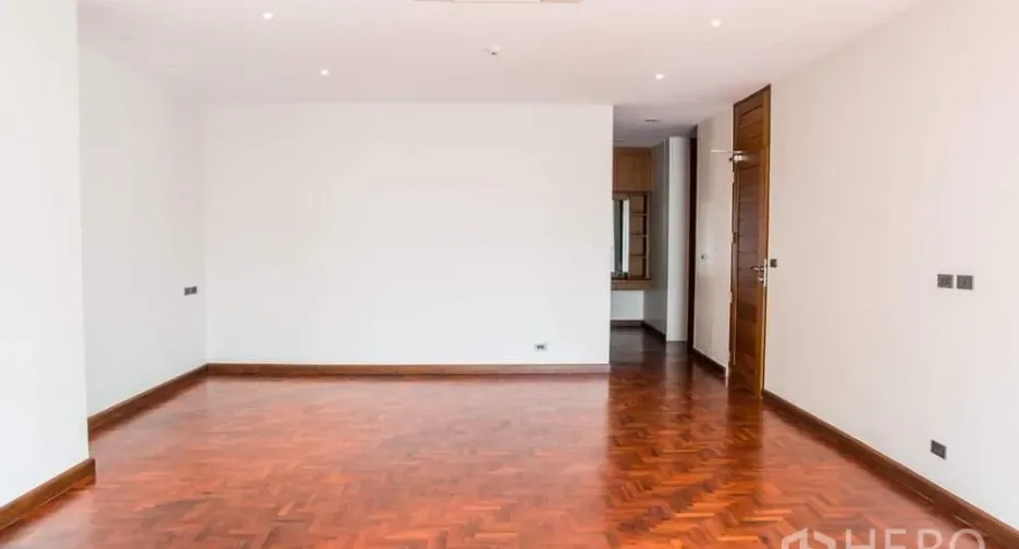 Haus zur Miete mit 4 Zimmer in Khlong Toei, Bangkok
