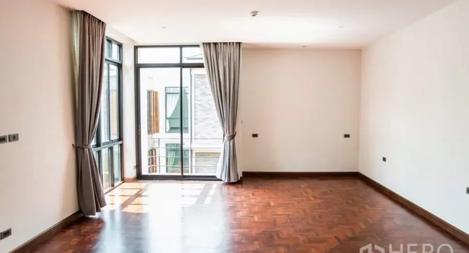 Haus zur Miete mit 4 Zimmer in Khlong Toei, Bangkok