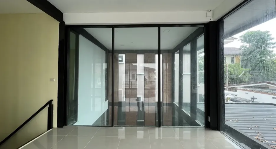 For rent and for sale 3 bedrooms house in Phra Khanong, Bangkok
