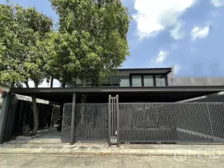 For rent そして for sale 3 ベッドルーム house in Phra Khanong, Bangkok