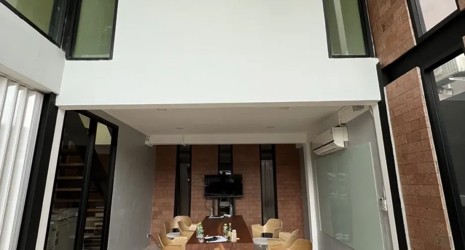 For rent and for sale 3 bedrooms house in Phra Khanong, Bangkok