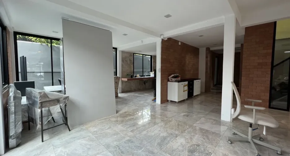 For rent and for sale 3 bedrooms house in Phra Khanong, Bangkok