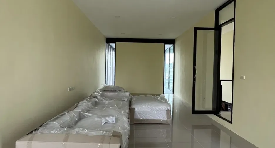 For rent and for sale 3 bedrooms house in Phra Khanong, Bangkok
