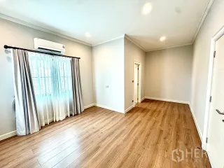 For rent 4 bedrooms house in Bang Phli, Samut Prakan