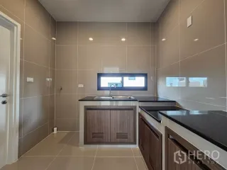 Haus zum Kauf mit 3 Zimmer in Lam Luk Ka, Pathum Thani