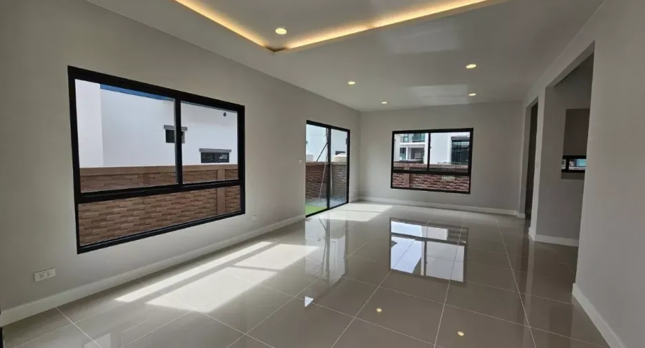 出售 3 卧室 独立屋 在 Lam Luk Ka, Pathum Thani
