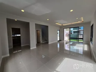 Haus zum Kauf mit 3 Zimmer in Lam Luk Ka, Pathum Thani