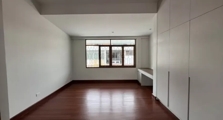 Casa en alquiler de 4 habitaciones en Watthana, Bangkok