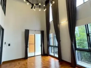 For rent 5 ベッドルーム house in Bang Na, Bangkok