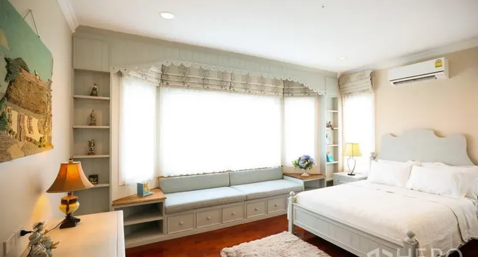 For rent 4 bedrooms house in Bang Na, Bangkok