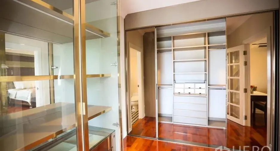 For rent 4 bedrooms house in Bang Na, Bangkok
