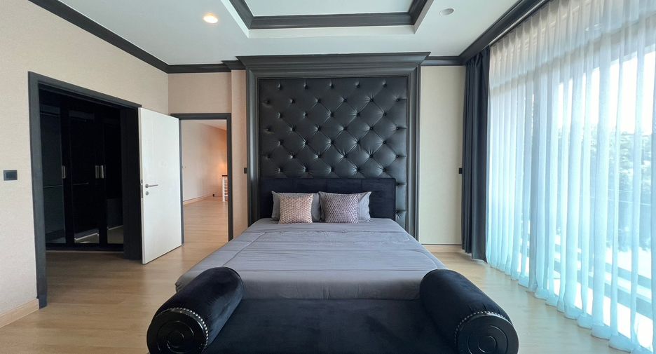 For rent 5 bedrooms house in Bang Kapi, Bangkok