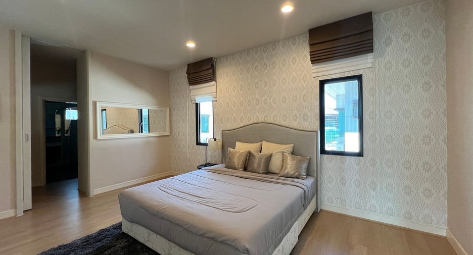 For rent 5 bedrooms house in Bang Kapi, Bangkok
