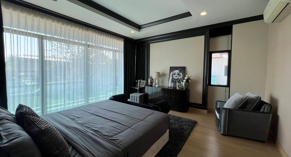 For rent 5 bedrooms house in Bang Kapi, Bangkok