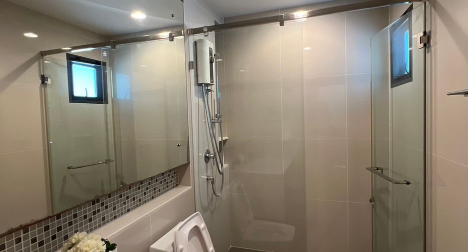 For rent 5 bedrooms house in Bang Kapi, Bangkok