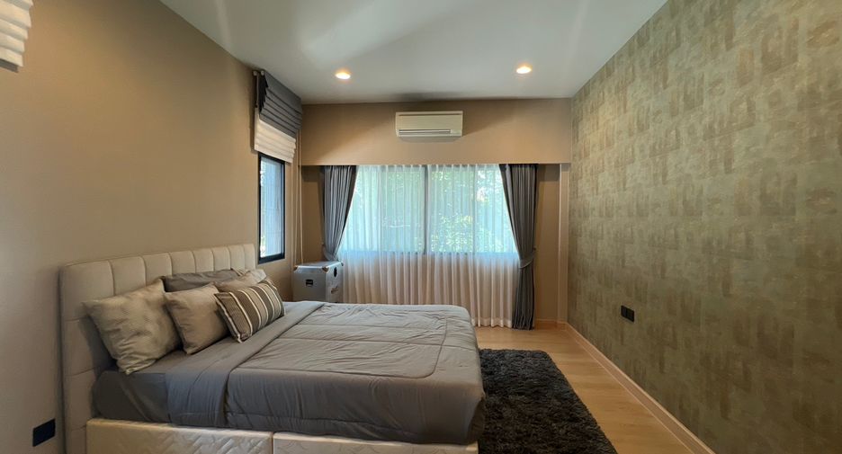 For rent 5 bedrooms house in Bang Kapi, Bangkok