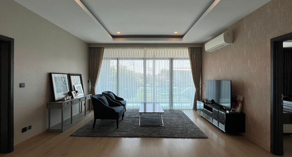For rent 5 bedrooms house in Bang Kapi, Bangkok