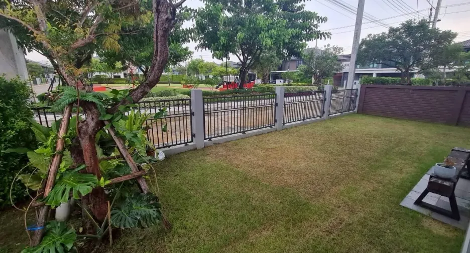 出租 和 出售 4 卧室 独立屋 在 Lam Luk Ka, Pathum Thani