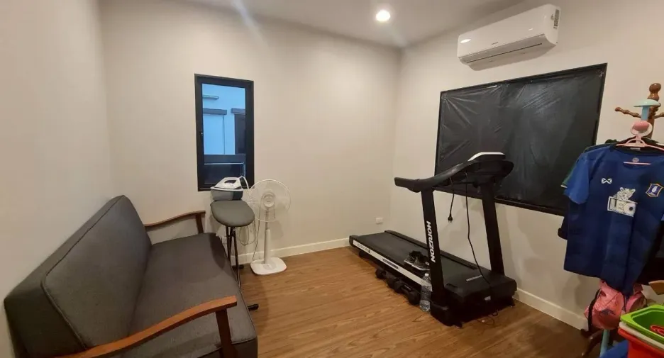 出租 和 出售 4 卧室 独立屋 在 Lam Luk Ka, Pathum Thani