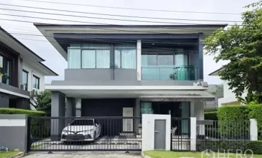 For sale 3 bedrooms house in Bang Kapi, Bangkok