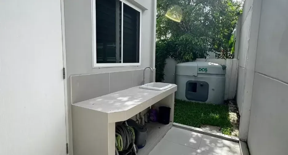 For rent 4 bedrooms house in Prawet, Bangkok