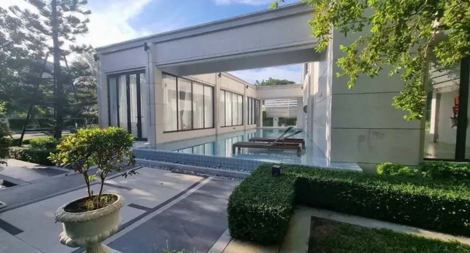 For sale 4 bedrooms house in Prawet, Bangkok