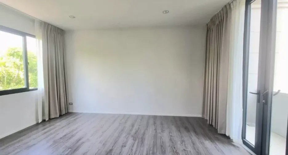 For sale 4 bedrooms house in Prawet, Bangkok