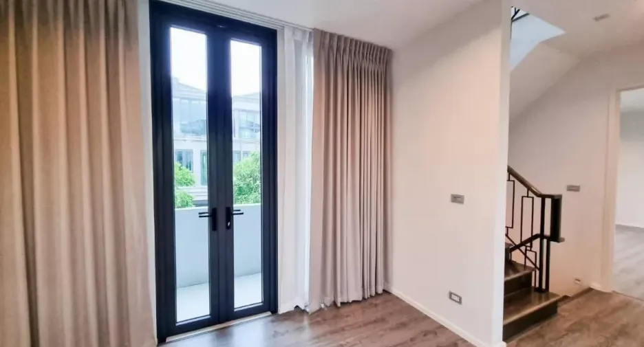 For sale 4 bedrooms house in Prawet, Bangkok
