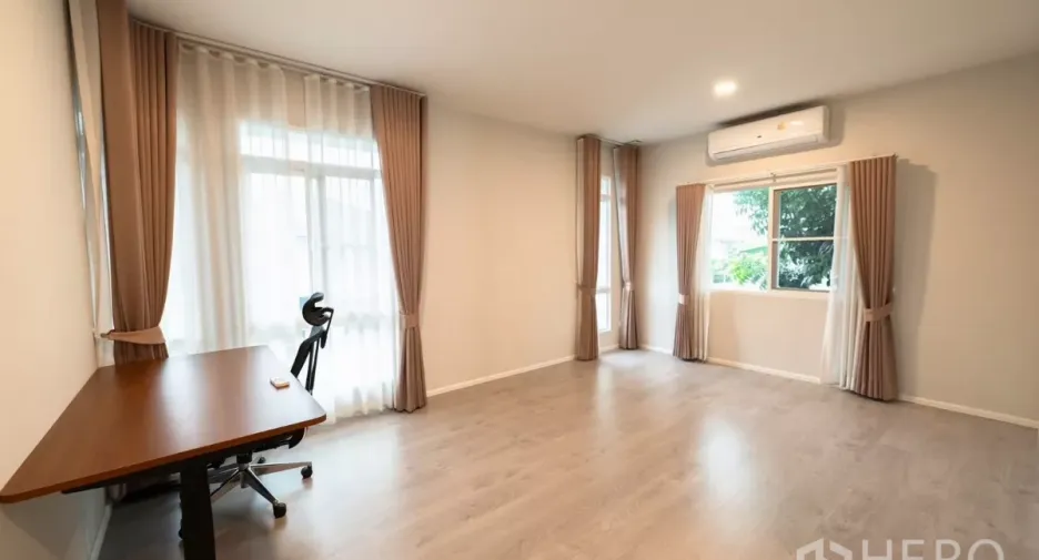 For rent and for sale 4 bedrooms house in Prawet, Bangkok