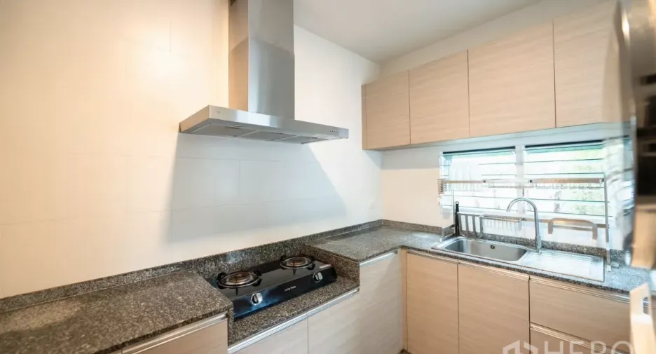 For rent and for sale 4 bedrooms house in Prawet, Bangkok