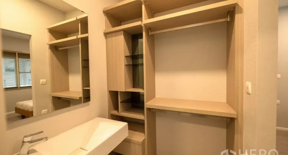 For rent and for sale 4 bedrooms house in Prawet, Bangkok