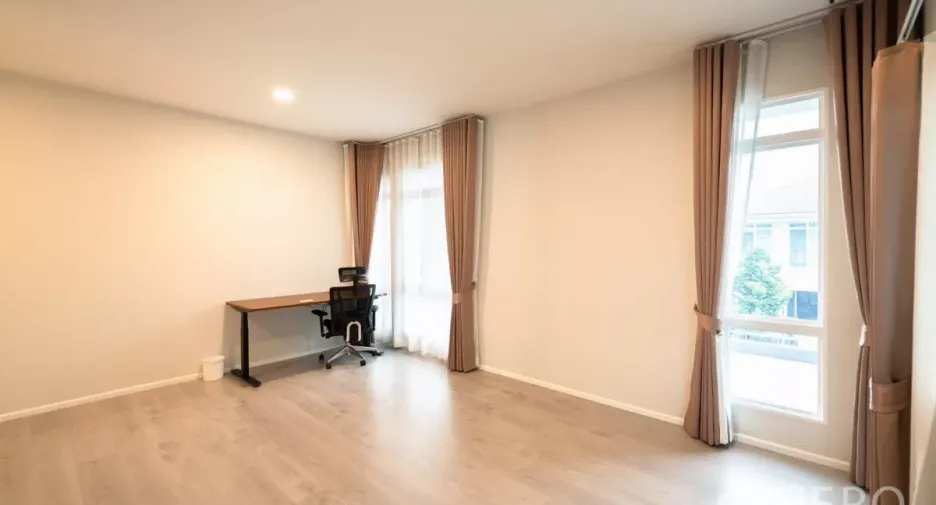 For rent and for sale 4 bedrooms house in Prawet, Bangkok