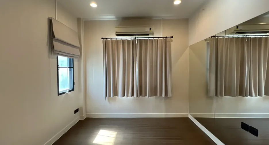 Haus zum Kauf mit 4 Zimmer in Bang Kapi, Bangkok