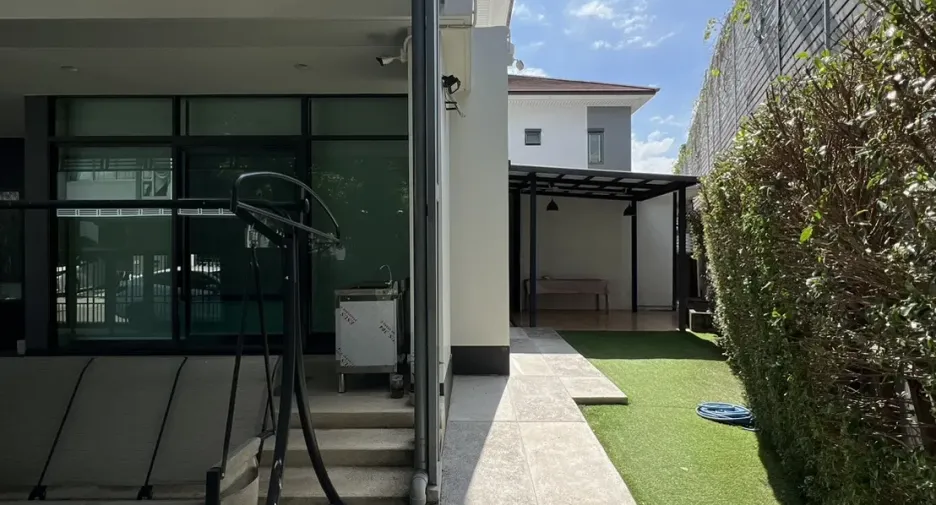 Haus zum Kauf mit 4 Zimmer in Bang Kapi, Bangkok