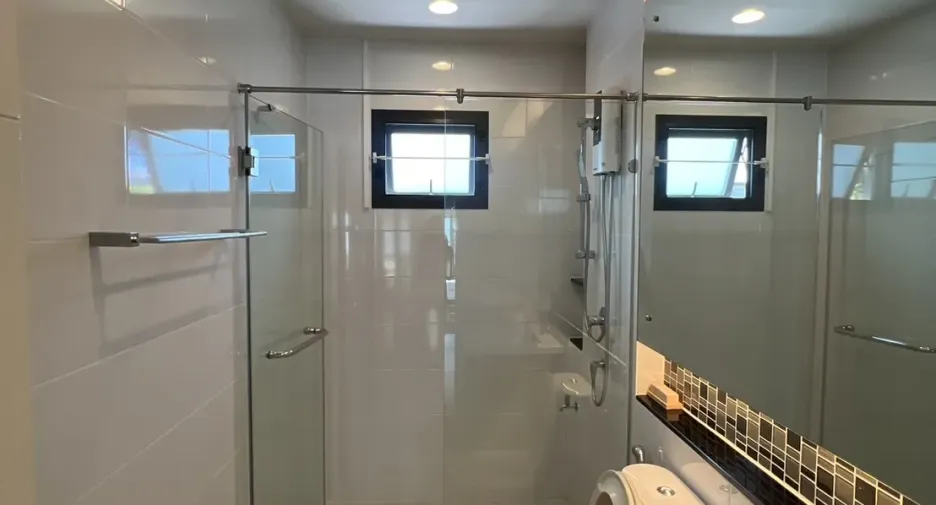 Haus zum Kauf mit 4 Zimmer in Bang Kapi, Bangkok