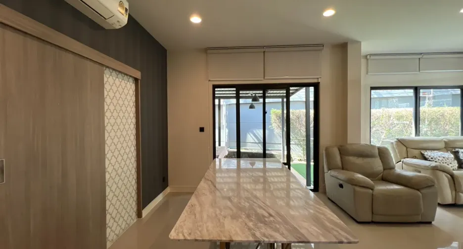 Haus zum Kauf mit 4 Zimmer in Bang Kapi, Bangkok