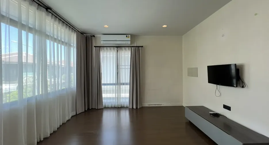 Haus zum Kauf mit 4 Zimmer in Bang Kapi, Bangkok