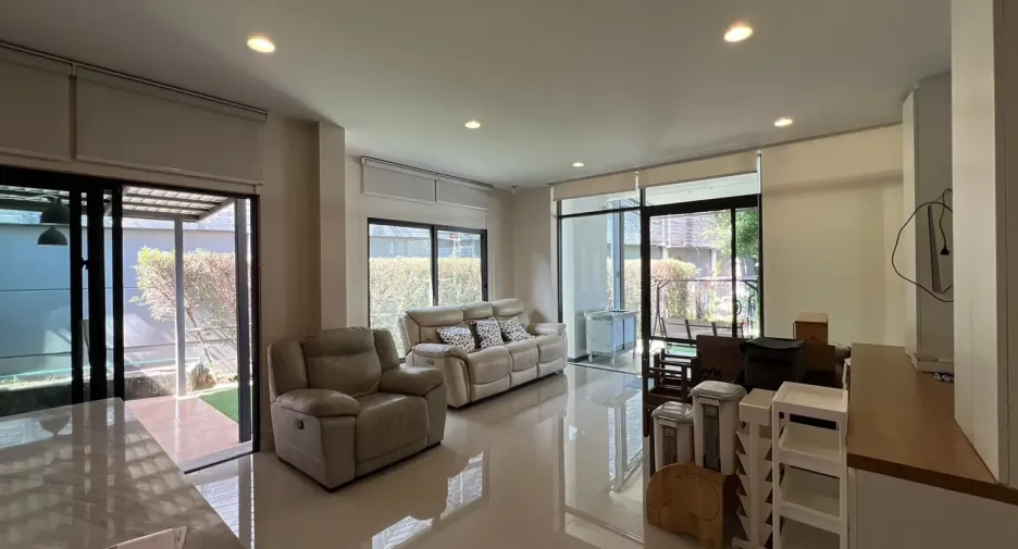 Haus zum Kauf mit 4 Zimmer in Bang Kapi, Bangkok