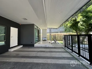 出售 4 卧室 独立屋 在 Bang Kapi, 曼谷