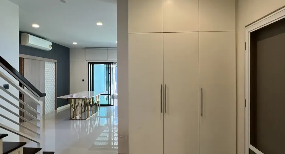 Haus zum Kauf mit 4 Zimmer in Bang Kapi, Bangkok