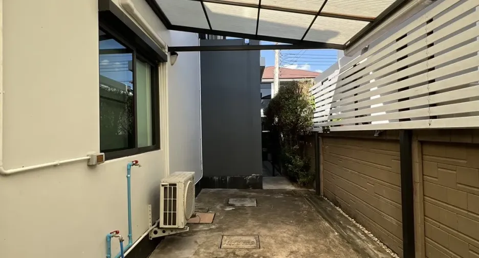 Haus zum Kauf mit 4 Zimmer in Bang Kapi, Bangkok