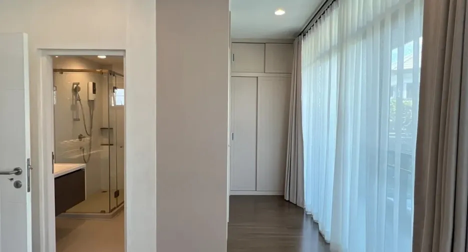Haus zum Kauf mit 4 Zimmer in Bang Kapi, Bangkok