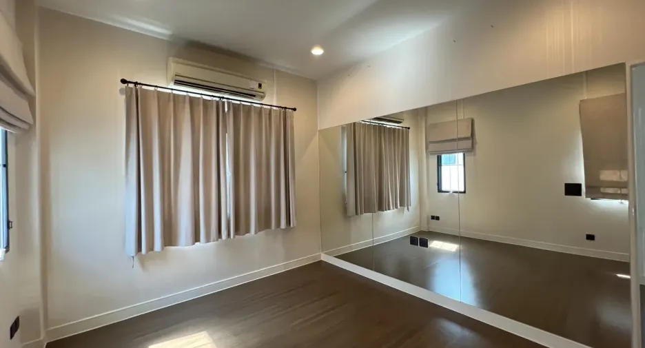 Haus zum Kauf mit 4 Zimmer in Bang Kapi, Bangkok