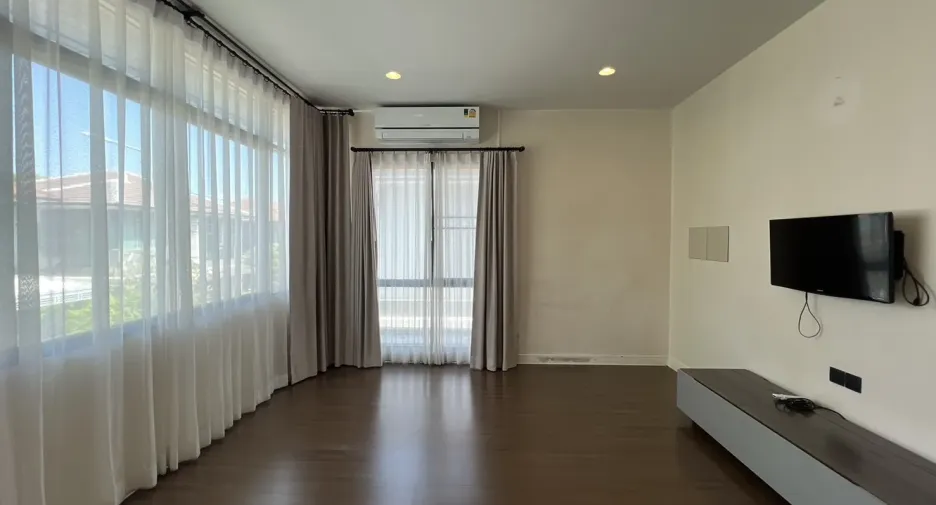 Haus zum Kauf mit 4 Zimmer in Bang Kapi, Bangkok