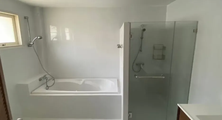For rent 4 bedrooms house in Watthana, Bangkok