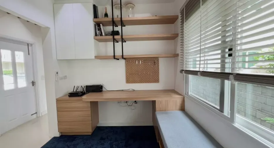 Casa en alquiler y en venta de 4 habitaciones en Khlong Luang, Pathum Thani