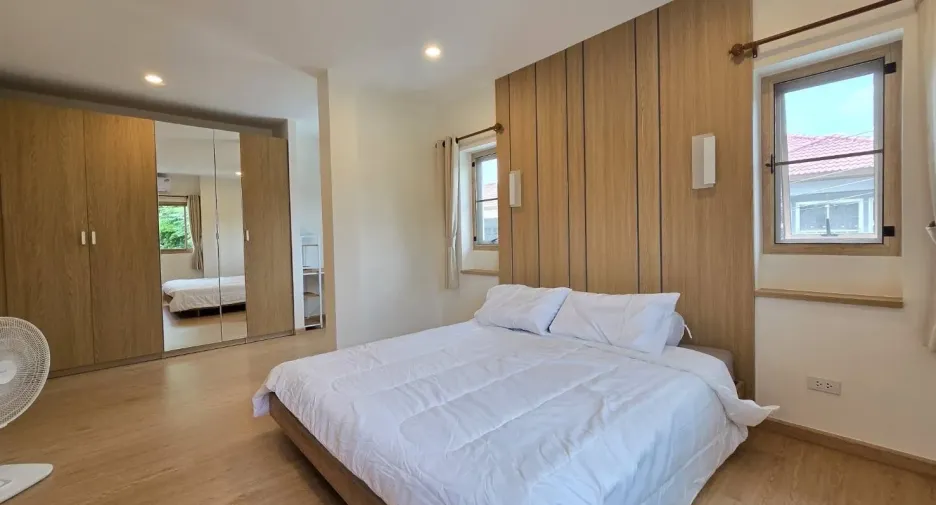 For sale 3 bedrooms house in Suan Luang, Bangkok