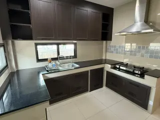 Haus zur Miete mit 4 Zimmer in Prawet, Bangkok