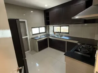 Haus zur Miete mit 4 Zimmer in Prawet, Bangkok